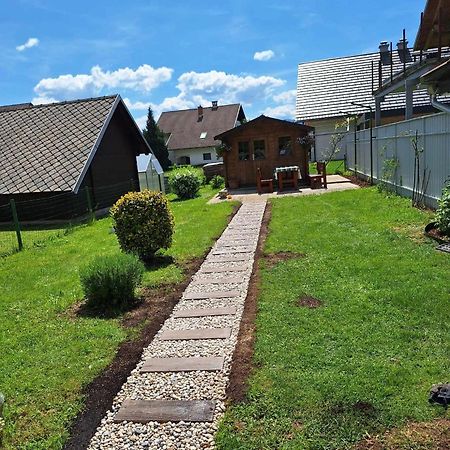 Apartma Juli Zirovnica Exterior foto